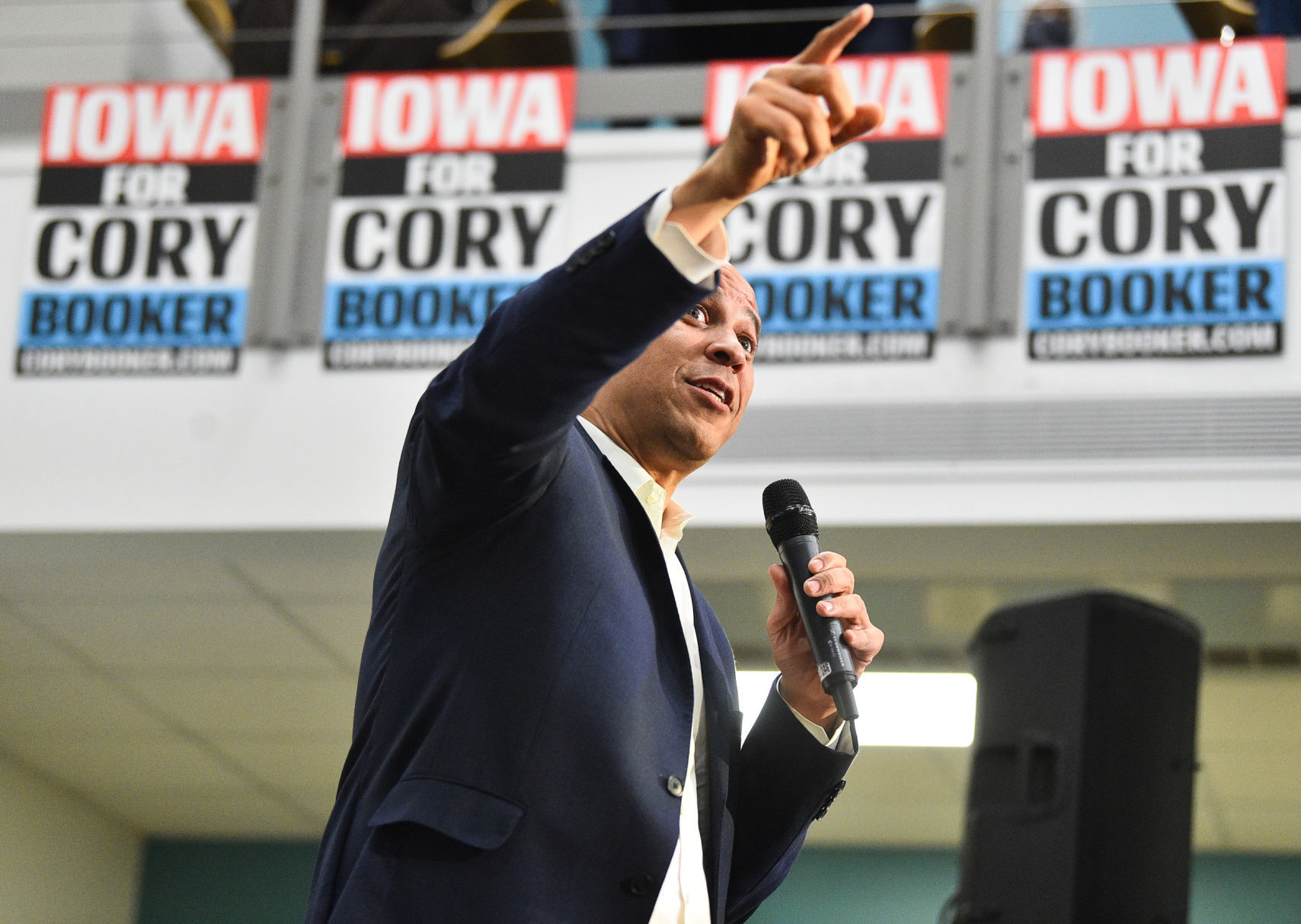 120819-qct-qca-booker-017a.jpg